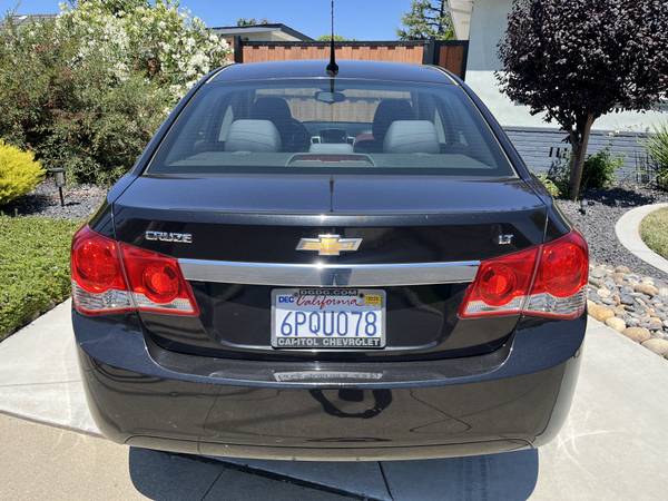 2011 Chevy Cruz LT sedan original 35,000 miles like New - $5,800 (fremont / union city / newark)63438591054595121