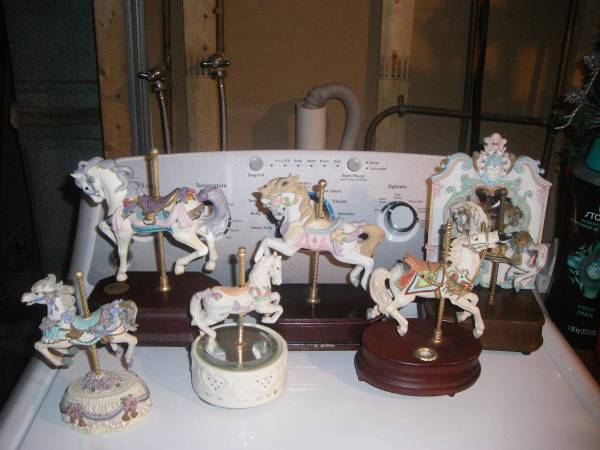 Carousel Horses musical & moveable 1