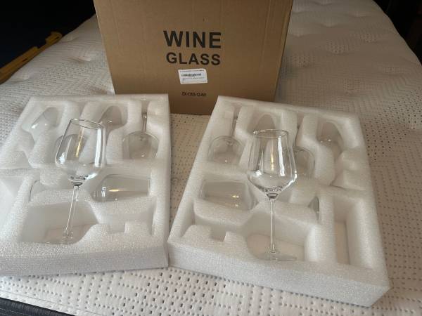 12 wine glasses 1