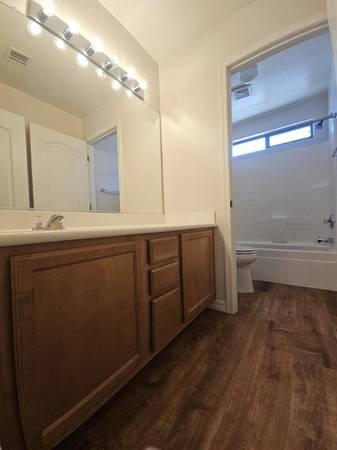 $450 / 3br - 2170ft2 - Habitación privada cerca de Safeway en 40950 N Ironwood Rd, San Tan Valle (Queen Creek)63623896694657124
