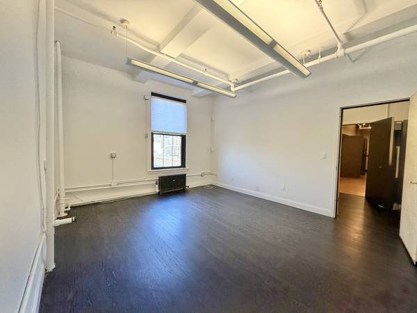 $3,000 / 585ft2 - Beautiful Boutique Office Space in Flatiron District! No Fee! (Flatiron)64033801611009123