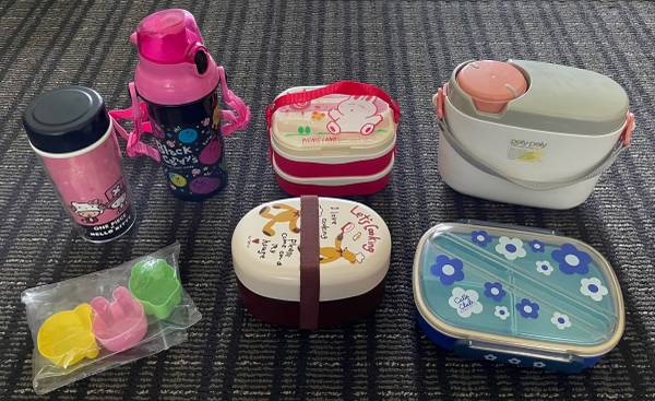 Lunchboxes and Water bottles 1