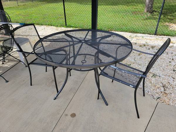 **Metal Patio Table and Chairs** 1