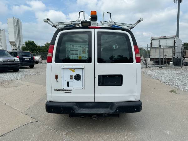 2014 Chevrolet EXPRESS 2500 - Photo 6