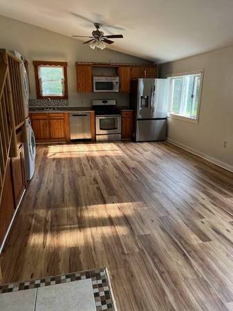 $1,700 / 2br - 1250ft2 - 2br - 1250ft2 - $1850 / 2br - Deluxe Apt, Portsmouth Area - Near Exit (Dover, NH)63931789440003124