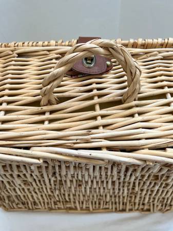 Wicker Picnic Basket WITH Plates, Cups, Silverware, Etc. - $2063471433233537123