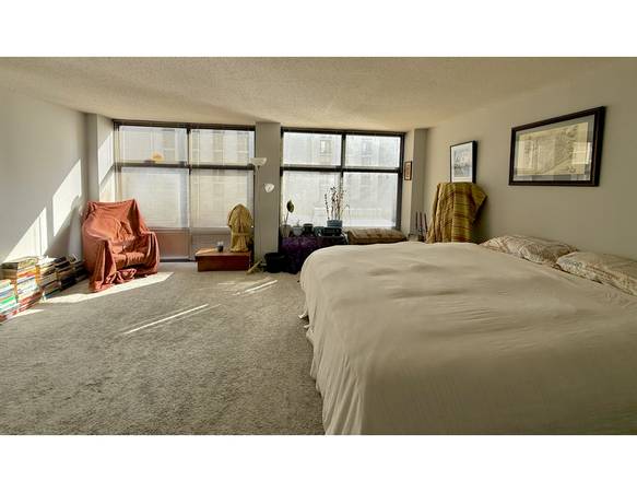 $1,850 / 550ft2 - SPACIOUS STUDIO ONE BLOCK FROM OAK ST BEACH (Gold Coast)63959741634306120