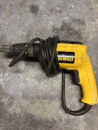 DeWALT DRYWALL SCREW GUN 1