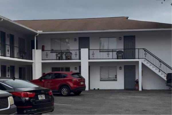 $1675.00 / 2br - Welcome home to Unit 101 at 1625 Espanola Avenue, a bright and invitin63791497617921120