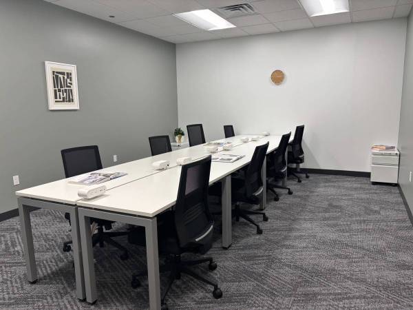 $1,299 Team Room, 8 person office ,Free rent, offer good thru 9/21 Turnkey!! (Sacramento/Arden Mall Area/Howe Ave)63790959586435120