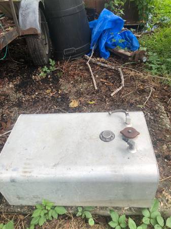 Aluminum fuel tank 1