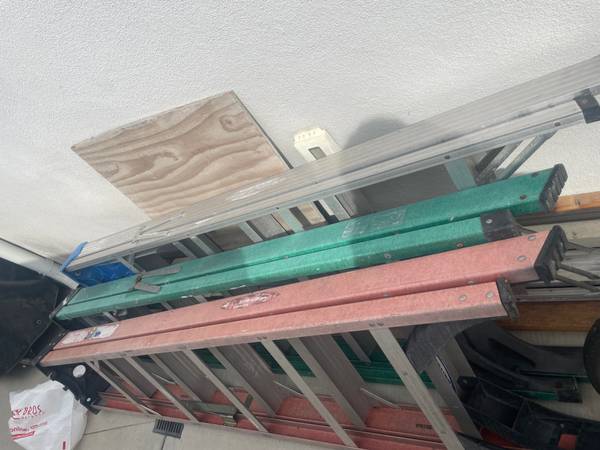 LADDERS 6' 7' 1