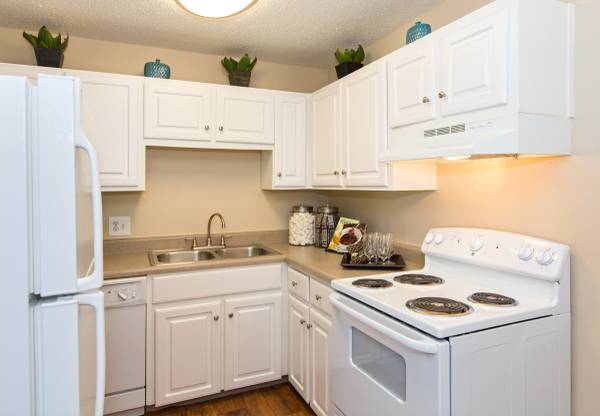 $1,599 / 3br - 1100ft2 - University Village (5400 N. Nevada Ave. Colorado Springs, CO 80918)63658213713921123