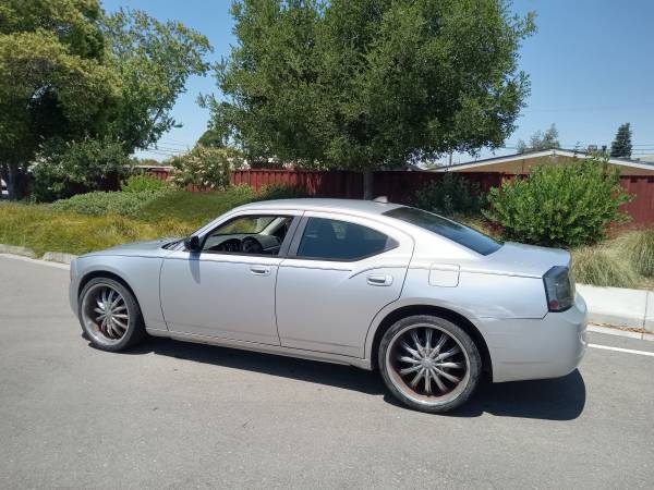 2008 Dodge Charger funciona y conduce automático barato. ¡Debe venderse! Matrícula 2025 - $1,500 (hayward / castro valley)63654704613123121