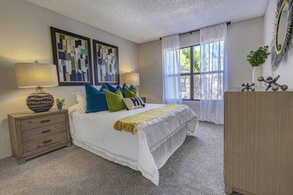 $1,850 / 2 dormitorios - 1017 pies² - 🏡 2 habitaciones/2 baños en comunidad cerrada – ¡Piscina, gimnasio, parque para perros! (Downtown Tucson)63674739381763124