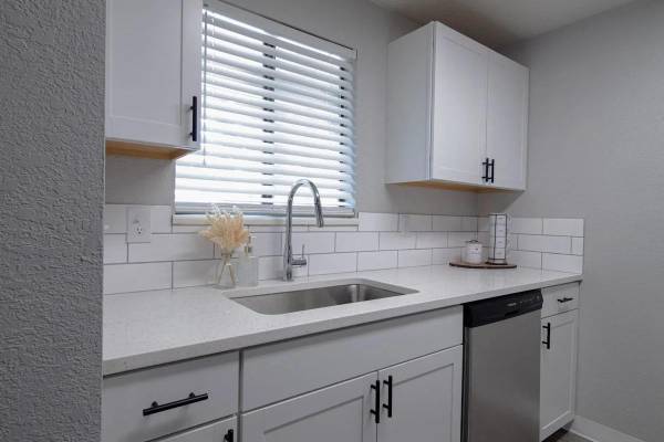 $1,375 / 2br - 892ft2 - Walk-In Closets, Calefacción Central y Aire Acondicionado, Paisaje Exuberante (Boise)63794895362307121