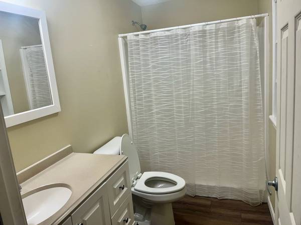 $1,300 / 1br - Private basement apartment + Entertainment room (Winston)63964400302210124