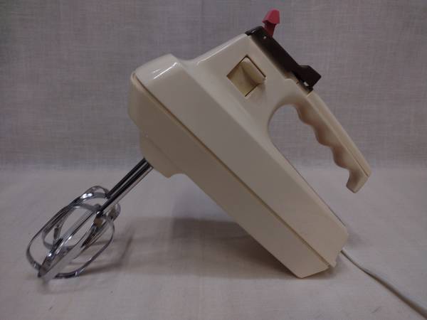 Sunbeam 6-Speed Mixmaster / Blender with Dishwasher Safe Beaters 1