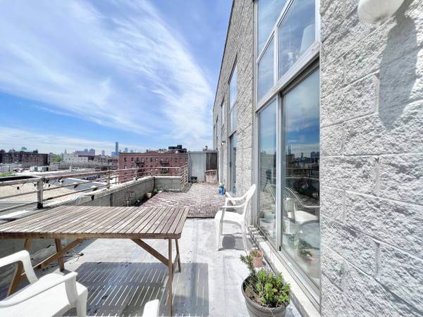 $9,450 / 6br - *MASSIVE* SIX BED TRIPLEX IN WILLIAMSBURG!! VERY UNIQUE APARTMENT 🔥 (Williamsburg)63689608595585122