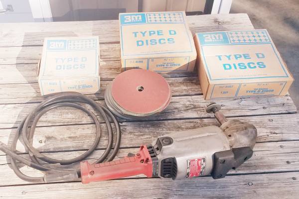 MILWAUKEE HEAVY DUTY SANDER GRINDER with 3M DISCS 1