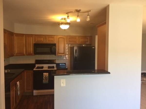 $1,900 / 2br - 1056ft2 - 2 bedroom, 1 bathroom for rent in WHEATON64041647751811121