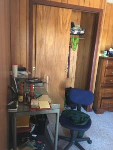 IAvailable Now in a 3bd/1bath, Nice room for rent 1