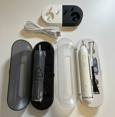 Acquasonic Pro Black And White Electric Toothbrush 2-pack 1