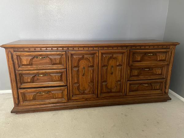 SOLID OAK DRESSER 1