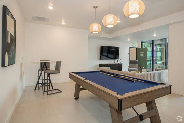 $2,513 / 2br - 621ft2 - Plank Flooring, Two-Tone Cabinetry, Dishwasher (728 16th Street, Sacramento, CA)64043840583043121