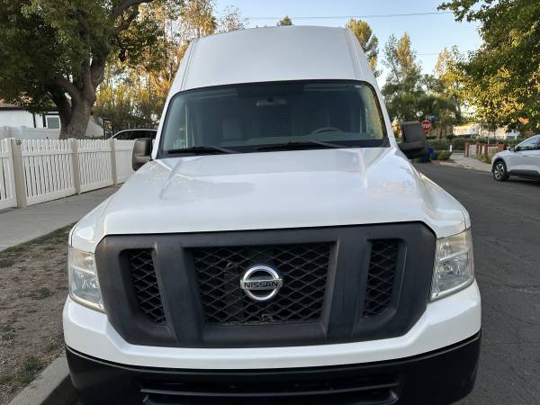 2012 Nissan NV 2500 V6 - Photo 2