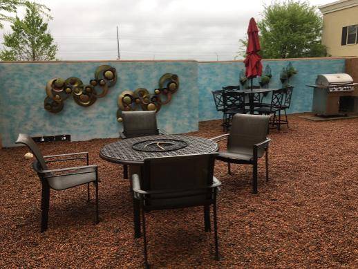$1,180 / 2br - 979ft2 - Picnic Areas with Gas Grills, Large Walk-in Closets63806171598721124