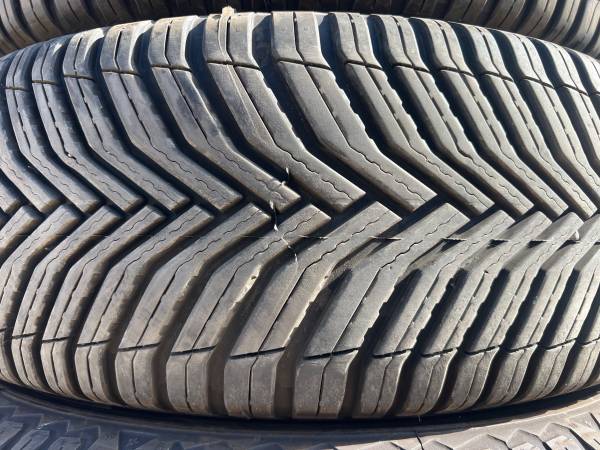 225/60/17 MICHELIN SET OF 4 1