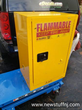 Bench High Flammable Fire Cabinet, 22 & 12 Gallon 1
