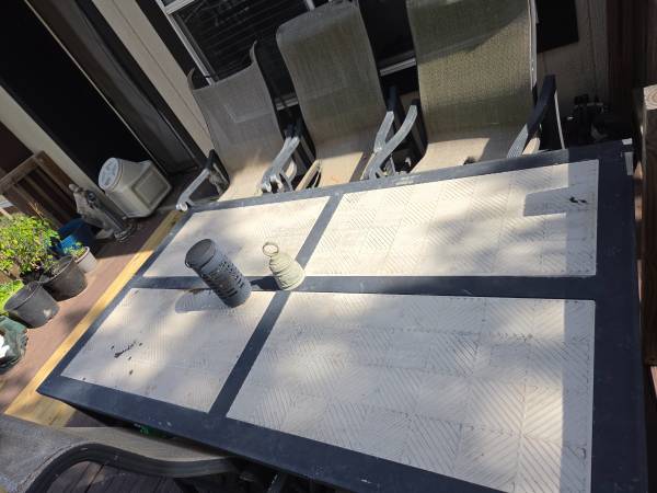 Free ceramic patio table 1