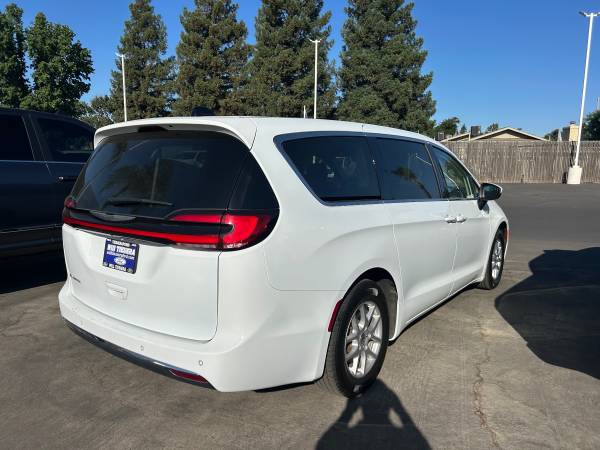 2023 Chrysler Pacifica Touring L - $24,77563613744519939121