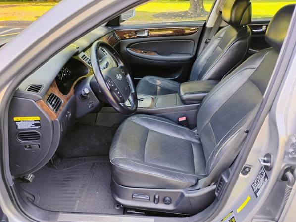 2010 Genesis Needs Nothing Extra Clean - $3,900 (Commerce)63620662147459123