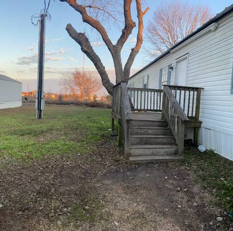 1608 State High 75N Unit D, Huntsville tx 77320 1