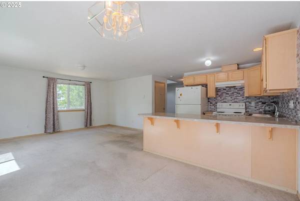 $390,000 / 3br - 1573ft2 - Relax & Entertain | Open 3 Bed Townhome, Private Deck, Close to Waterf (Vancouver)63999453349123122