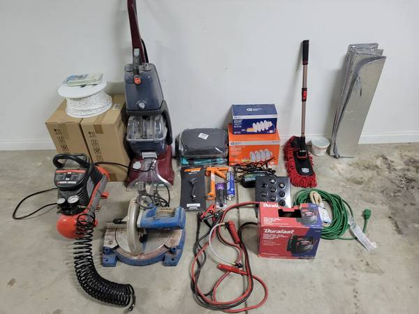 Multiple tools and garage items for sale in single lot 1