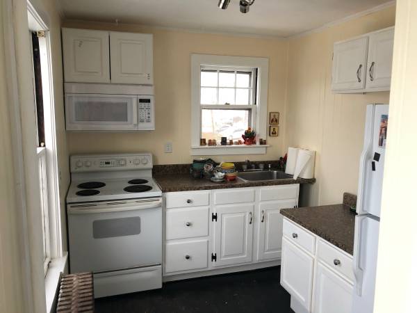 $2,375 / 2br - 2br/1ba close to downtown (Dover)63931924410114122