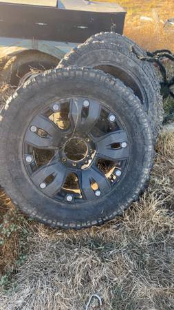 I got all 4 lmk 8 lug for ford 1
