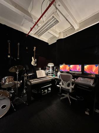 ¡ESPACIO DE ESTUDIO MUSICAL DISPONIBLE PARA COMPARTIR! (Brooklyn del centro)