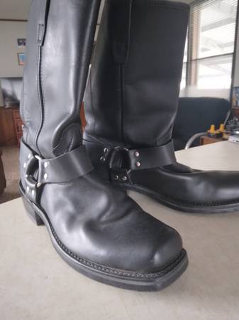 Men's boots. 1