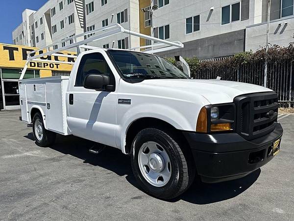 2005 Ford F-350 - Photo 6