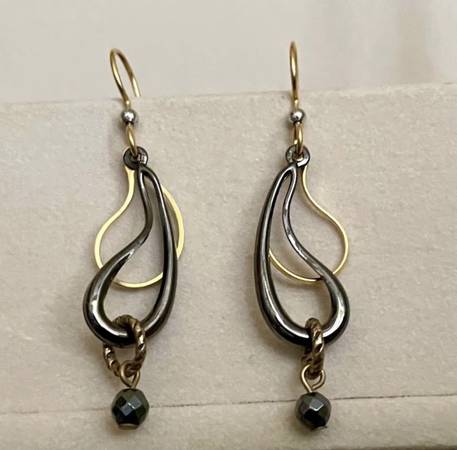 Elegant & Unique Two Toned Metals Drop Earrings with Beaded Accent 1