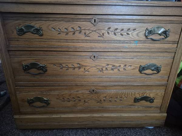 Oak dresser 1