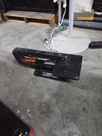Craftsman scroll  saw w/extra blades 1