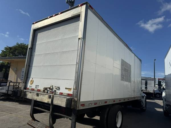 2007 International 4300 22' - Photo 4