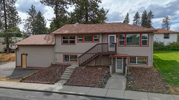 New Listing: 3030/3028 E 33rd Ave 1