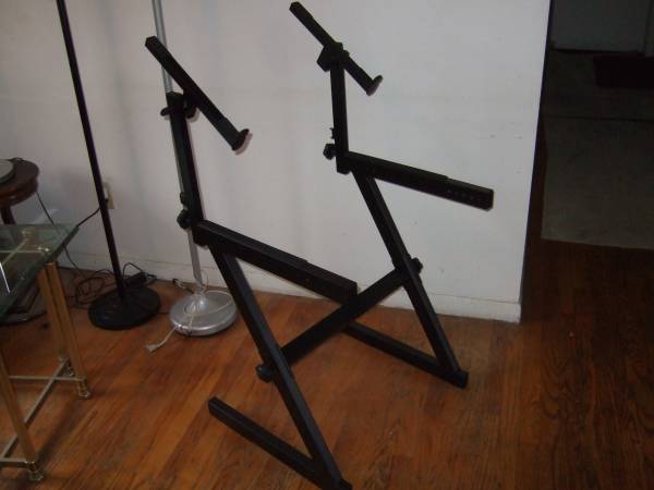 Ultimate Support Proline  Pro Z 2 Tier Keyboard Stand "Calls Only" 1